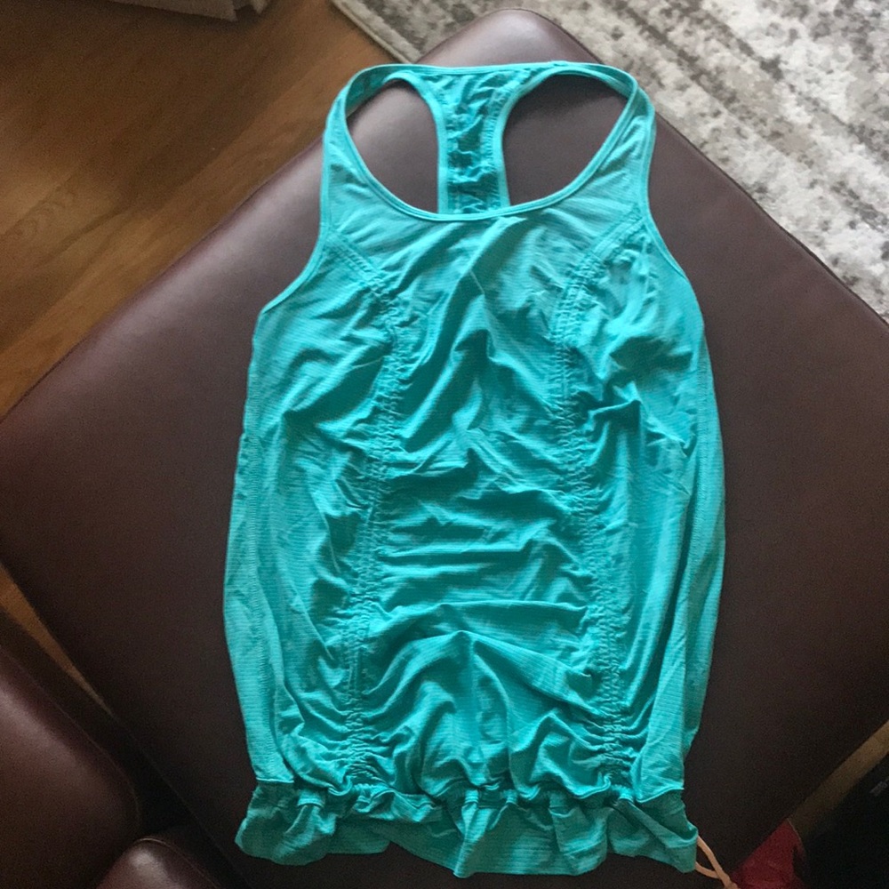 Lululemon top.